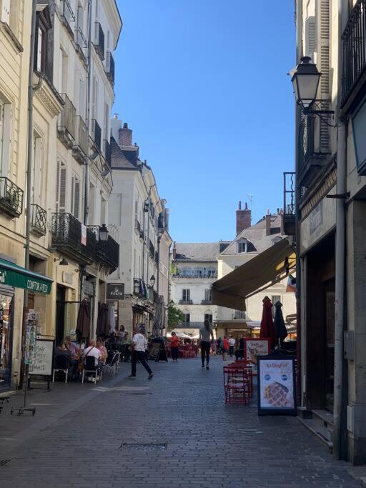 Hotel Robin Quantin In The Heart Of Old Tours Buitenkant foto