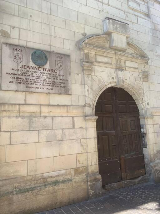 Hotel Robin Quantin In The Heart Of Old Tours Buitenkant foto